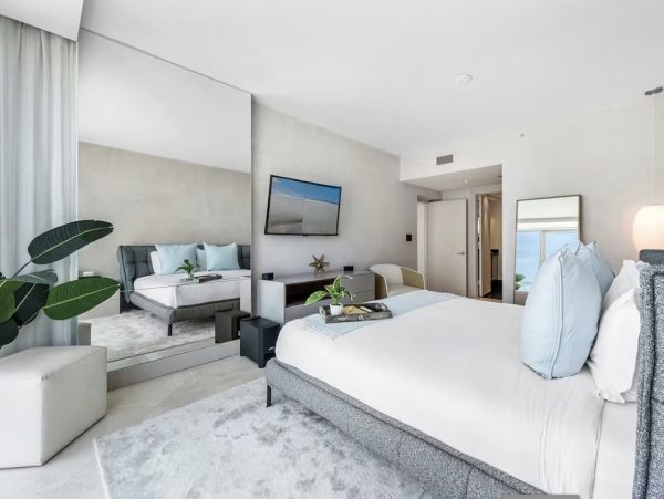 Luxury South Beach Rentals - Oceanfront Balcony, 3 Pools & Spa Access